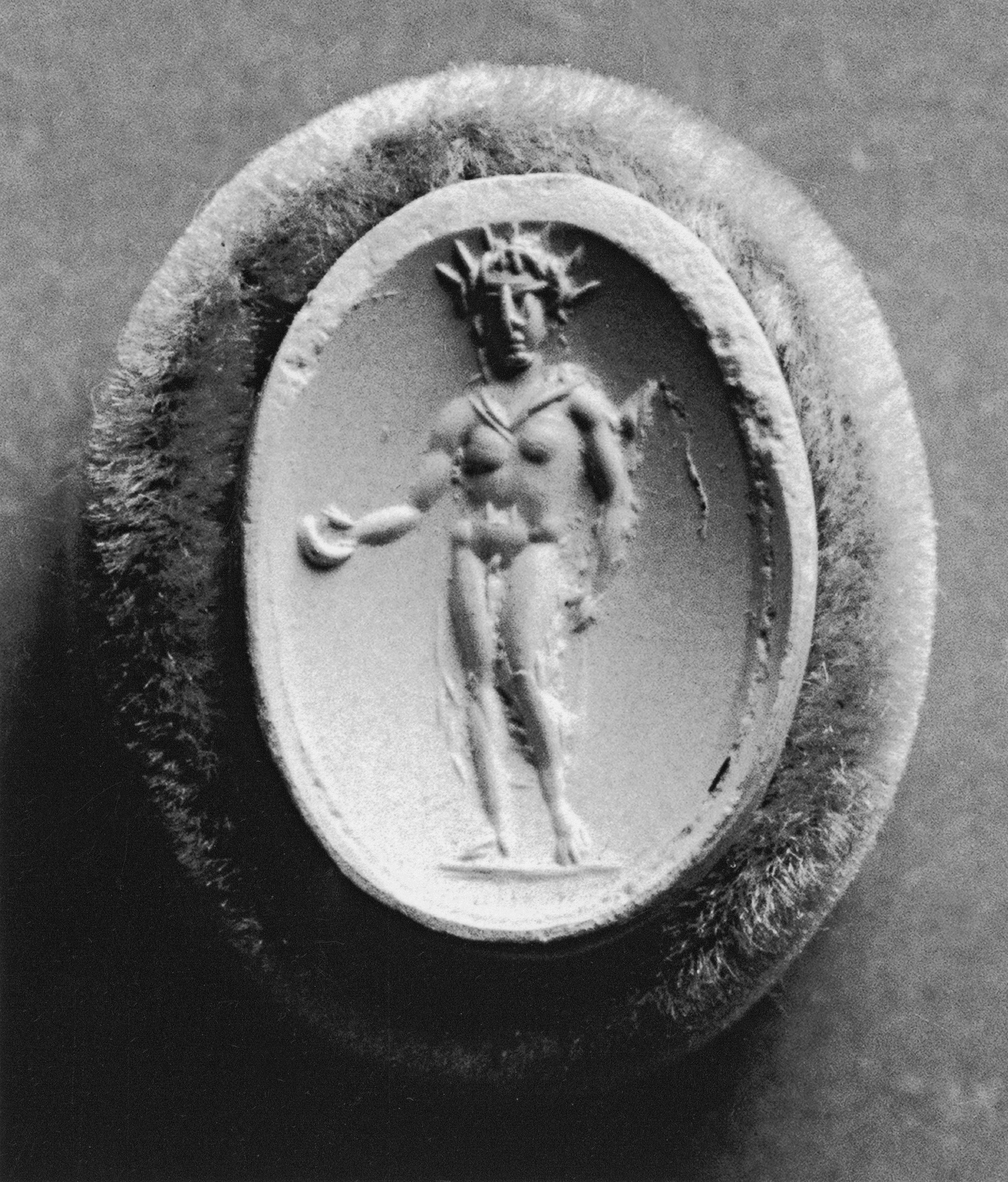 Roman ring with intaglio of the sun-god Helios.